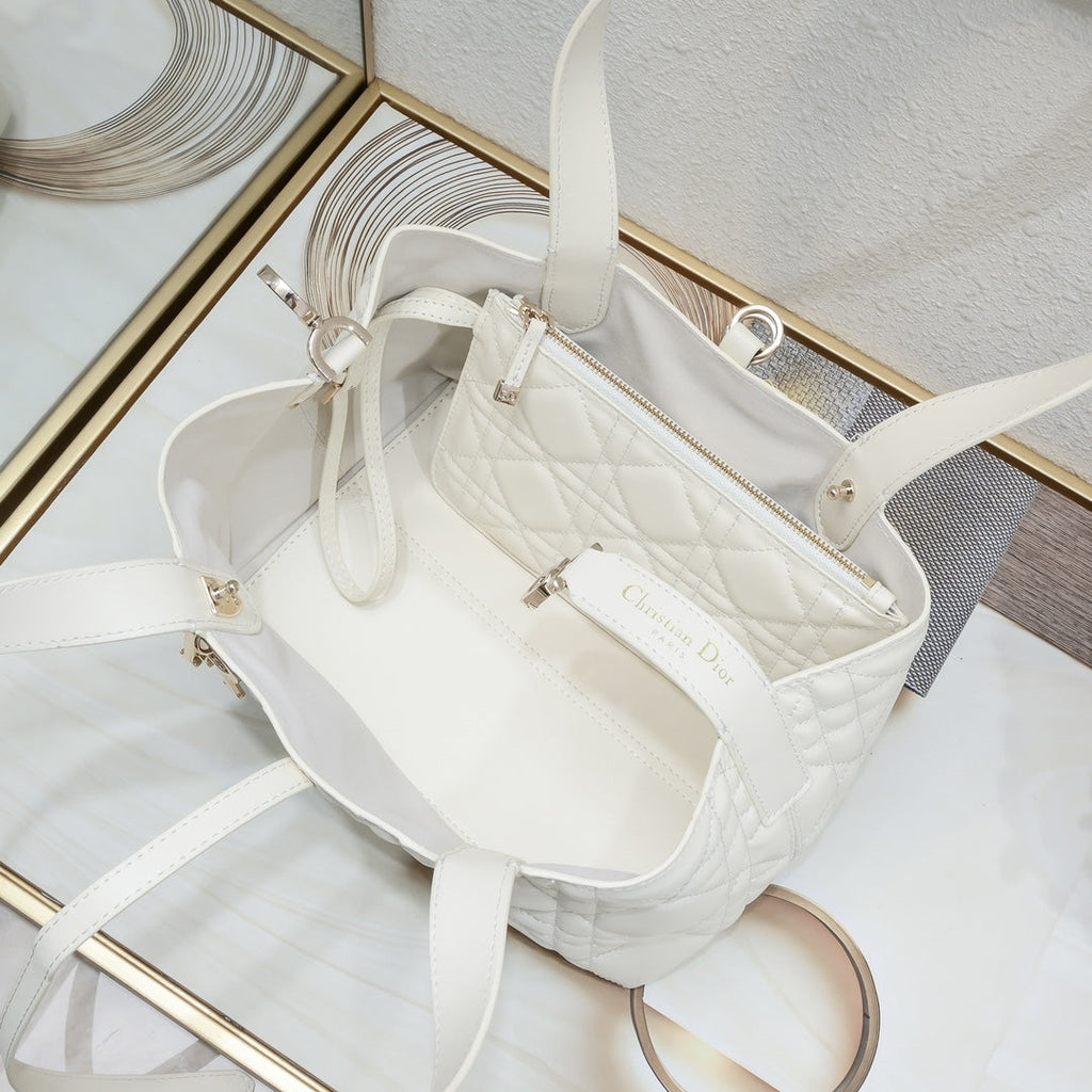 Toujours-5888-Small-White