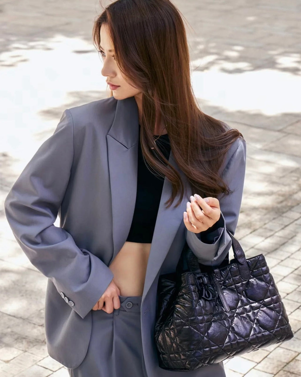 003Black